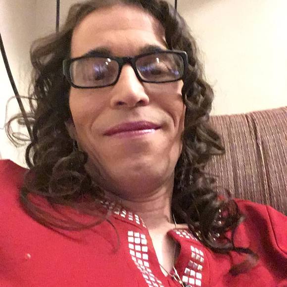 Meet your Posher, Lise - Picture 1 of 1